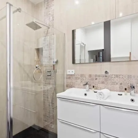 Haussmannien Saint Michel Notre Dame *