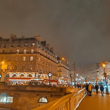 Haussmannien Saint Michel Notre Dame
